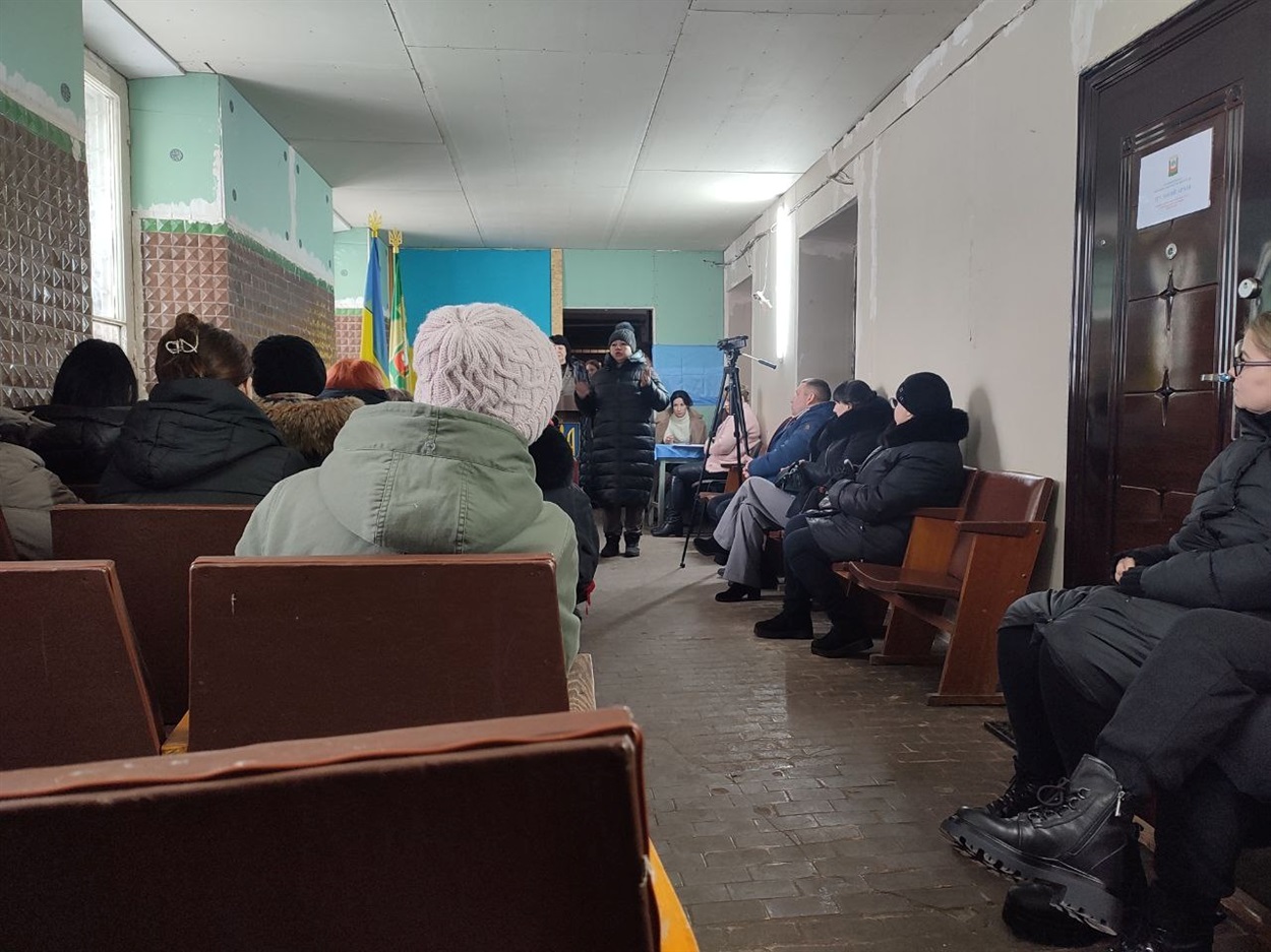 слухання щодо перейменування краснограда 