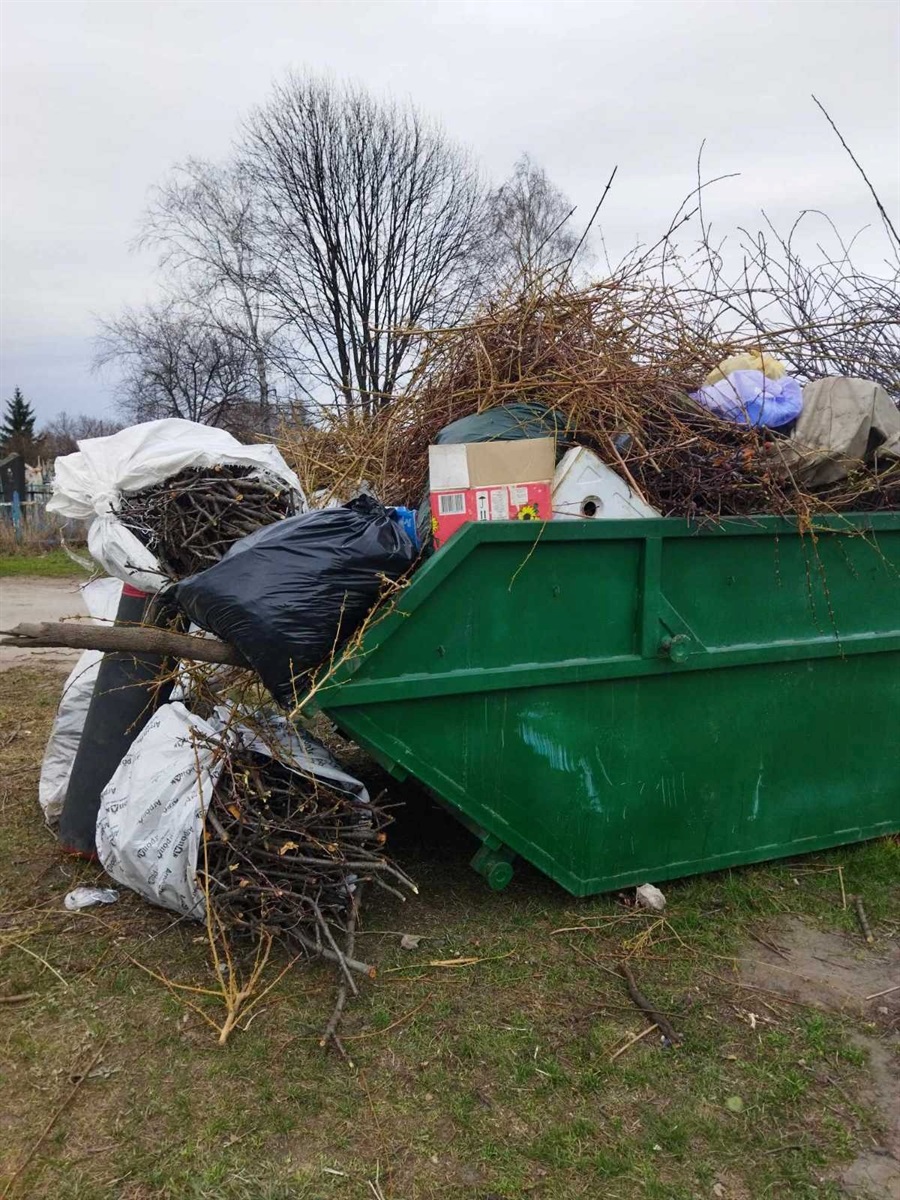 Контейнер по вул.Єдності в Пішанці