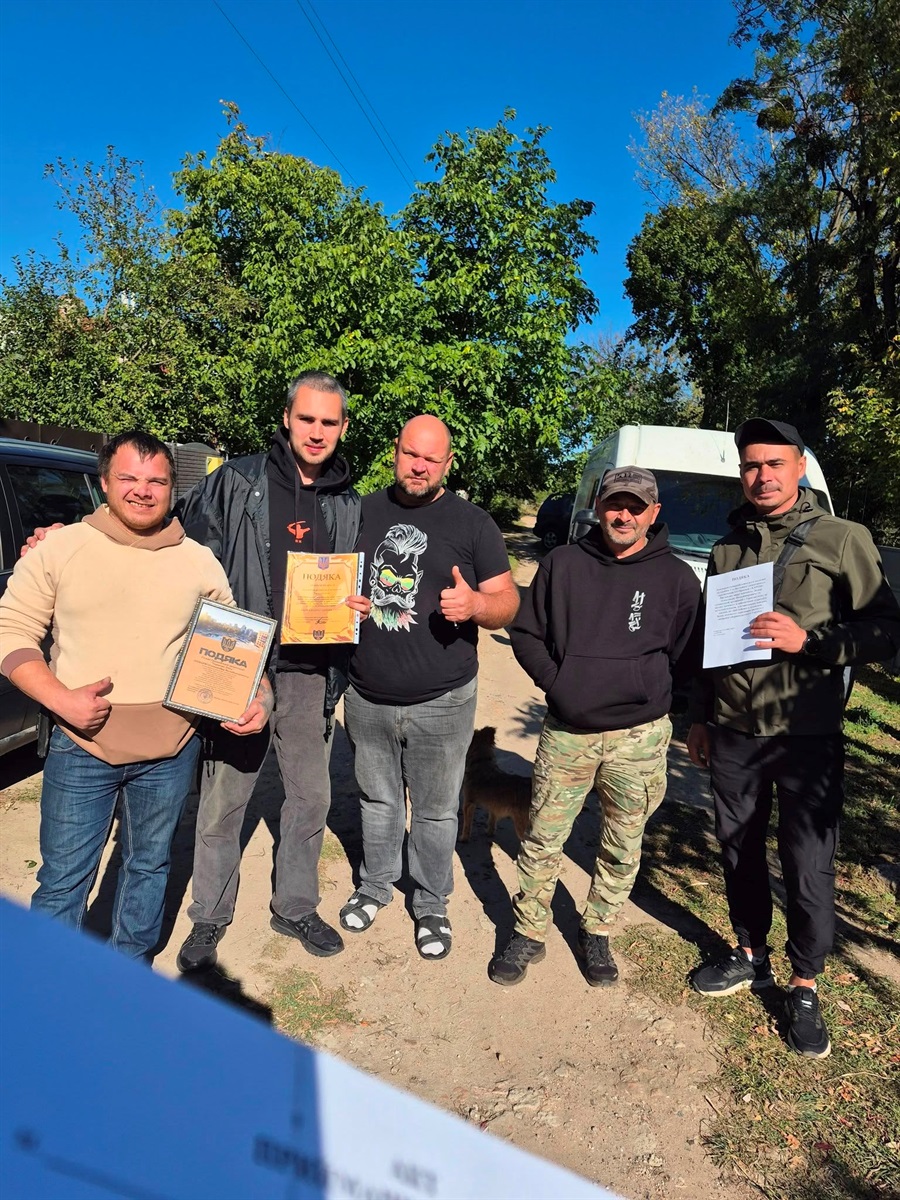 Передача металошукачів одразу трьом підрозділам.
