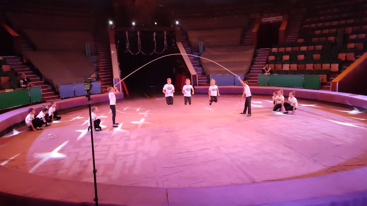 Виступ циркової студії